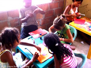 Art day in school - Volunteer in Coloimbia