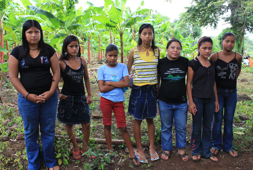 Girls watching matches in Ometepe