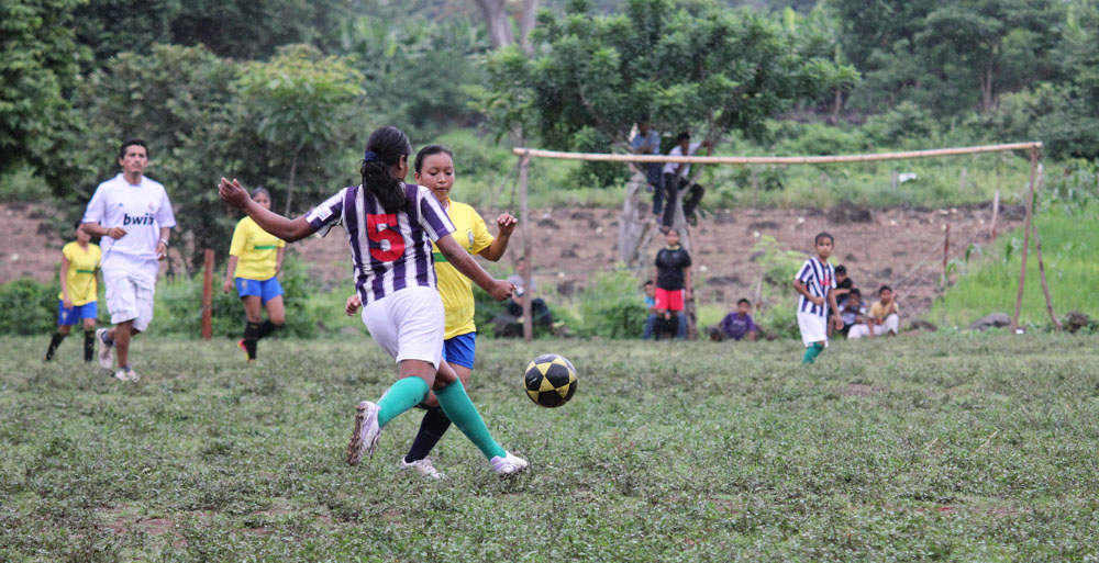 Girls Football - Amojo Ometepe