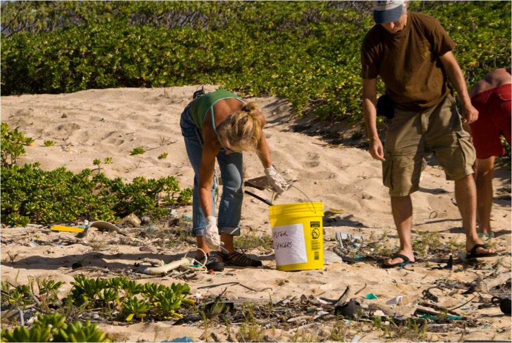 Beach clean up in Hawaii. Image by Rita Savage